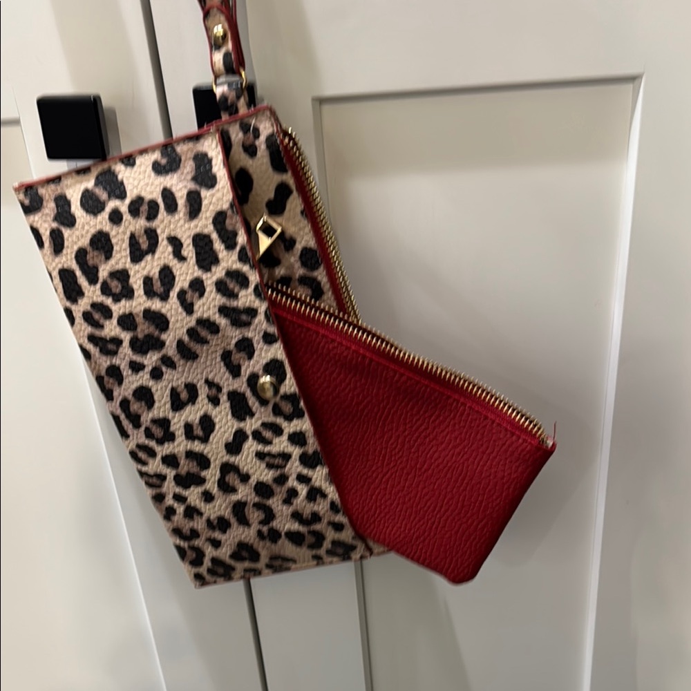 Chico’s Leopard Print Wristlet Clutch - Picture 3 of 5